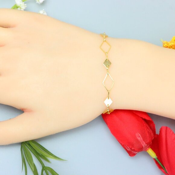 "Elegant & Trendy Bracelet, A Perfect Gift for Women, Thoughtful, EVCH1848 - Picture 2 of 10